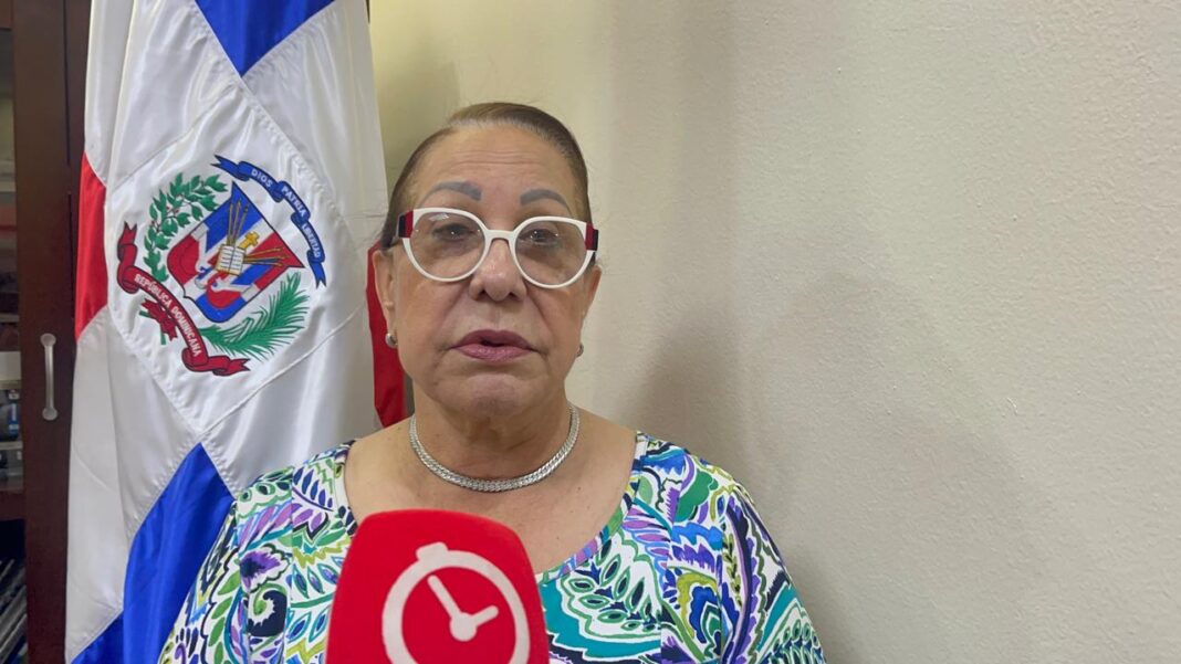 Rosa Santos respalda extensión de mandatos en el PRM