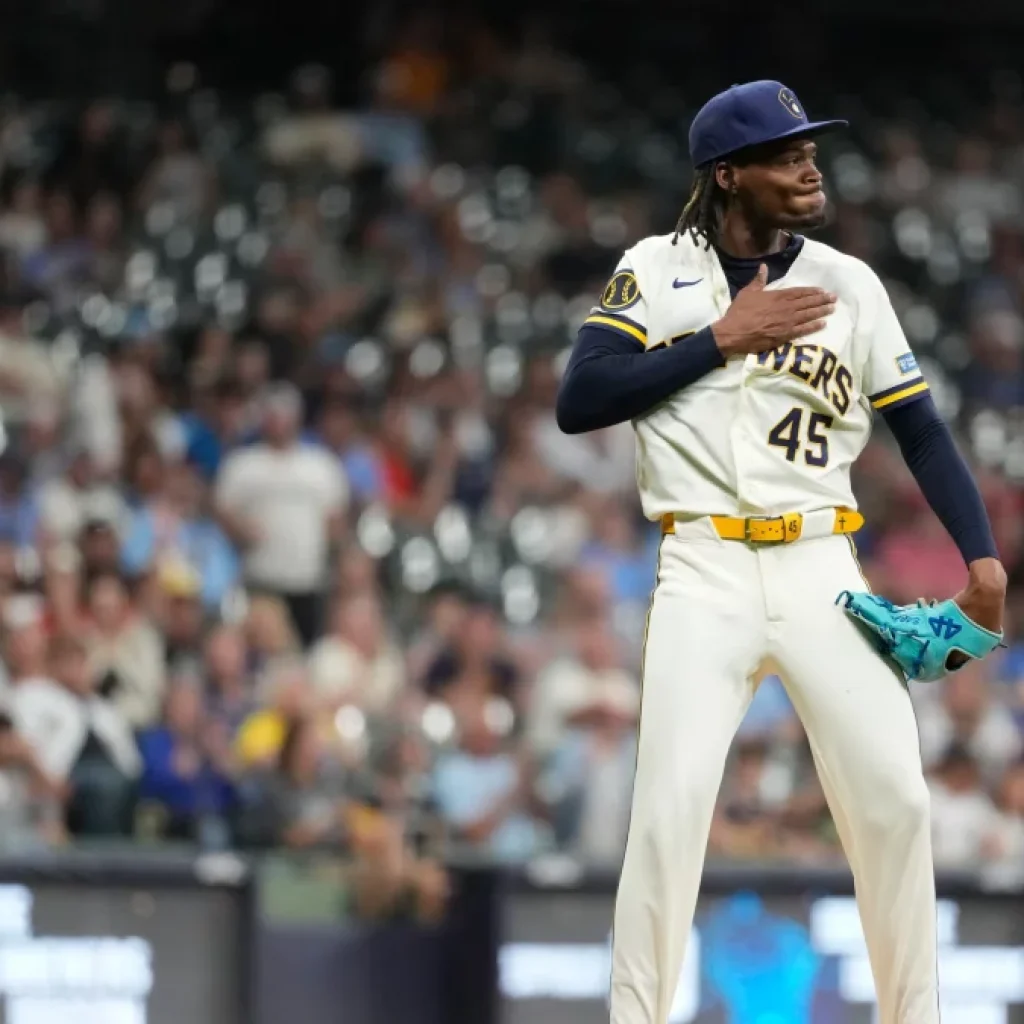 Abner Uribe suspendido un juego por gestos a Cardinals en la MLB