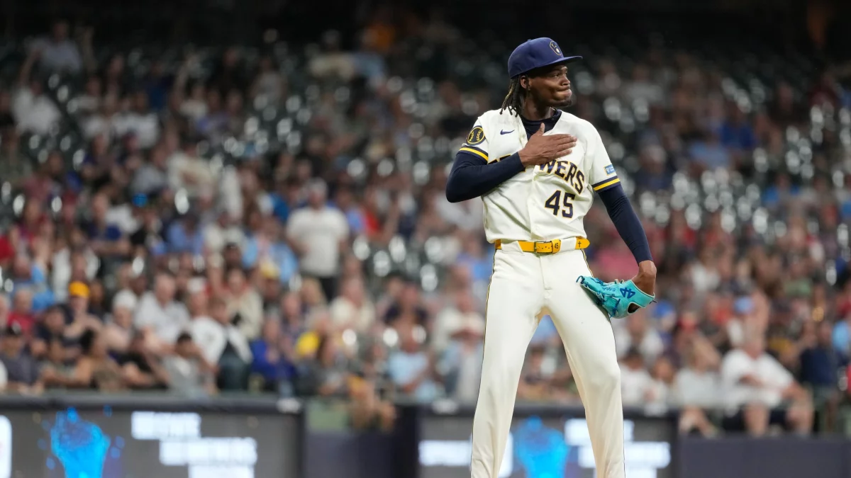 Abner Uribe suspendido un juego por gestos a Cardinals en la MLB