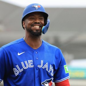 Eloy Jiménez se convierte en agente libre tras salir de Toronto