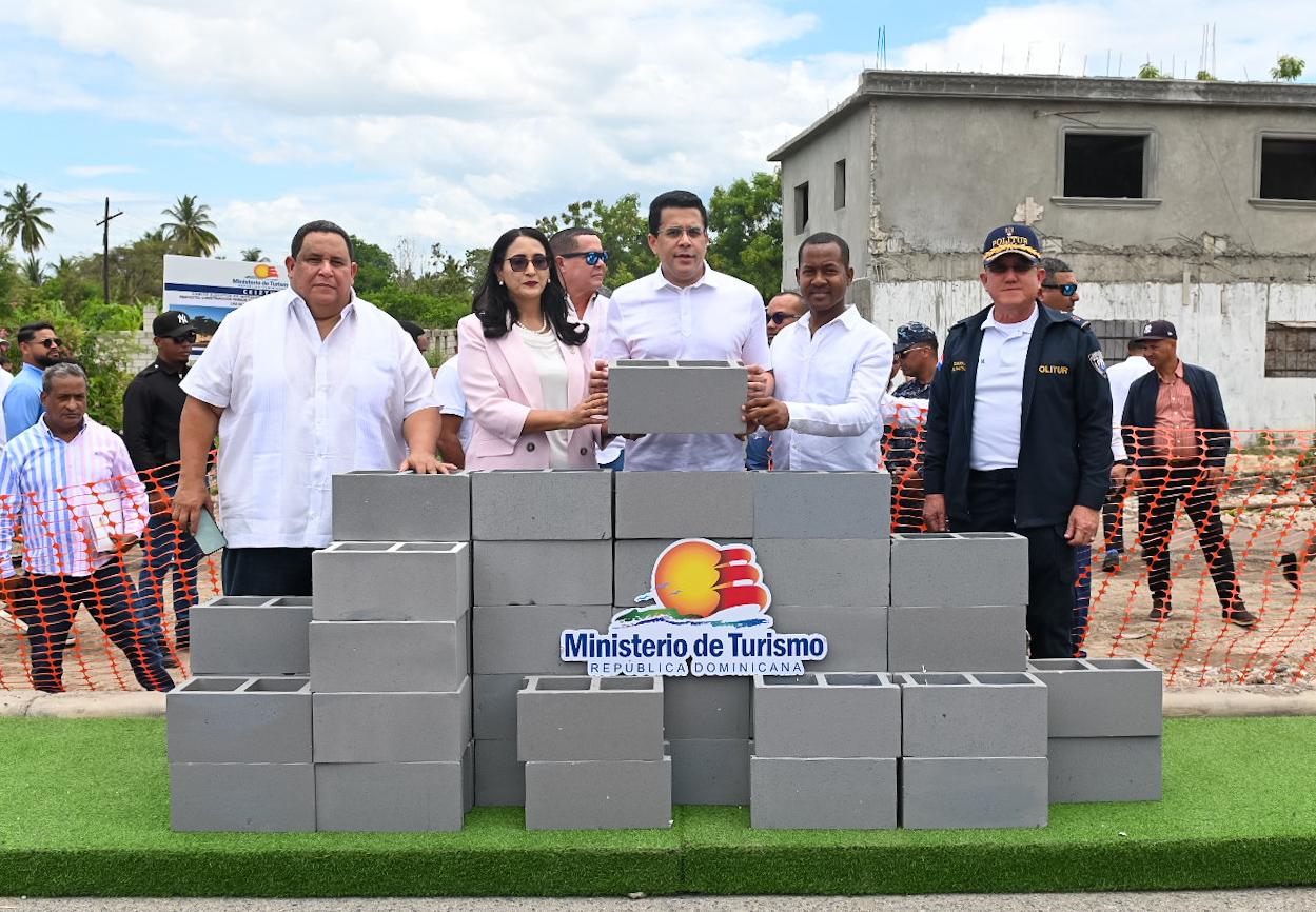 David Collado inicia parque turístico en Azua para impulsar turismo