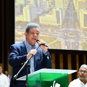 Leonel Fernández acusa al PRM de aumentar nómina y gasto público