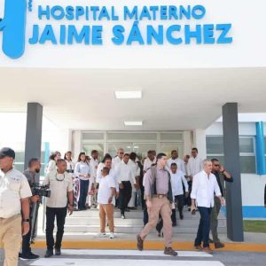 Barahona inaugura primeras UCI pediátricas del sur del país