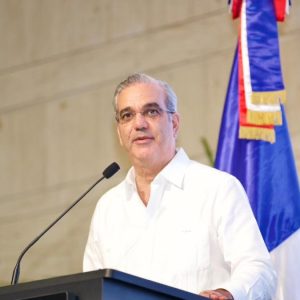Abinader urge a Latinoamérica priorizar agua ante crisis climática