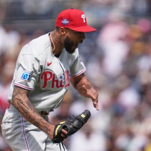 Cristopher Sánchez logra récord histórico de entradas sin carreras